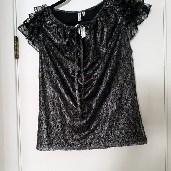 Robbi & Nikki Ruffled Shirt - Picture 1 of 4